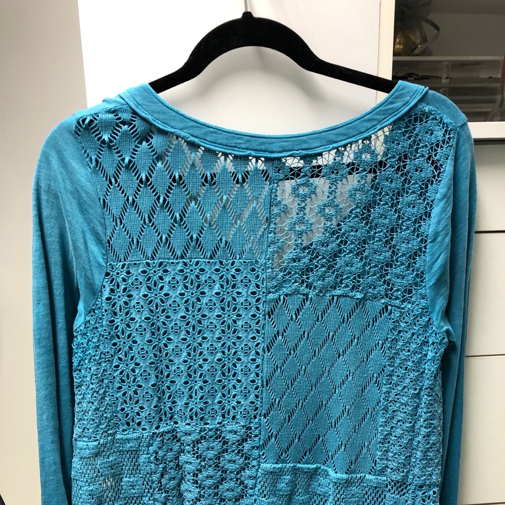Turquoise Free People Beautiful crocheted back long sleeve